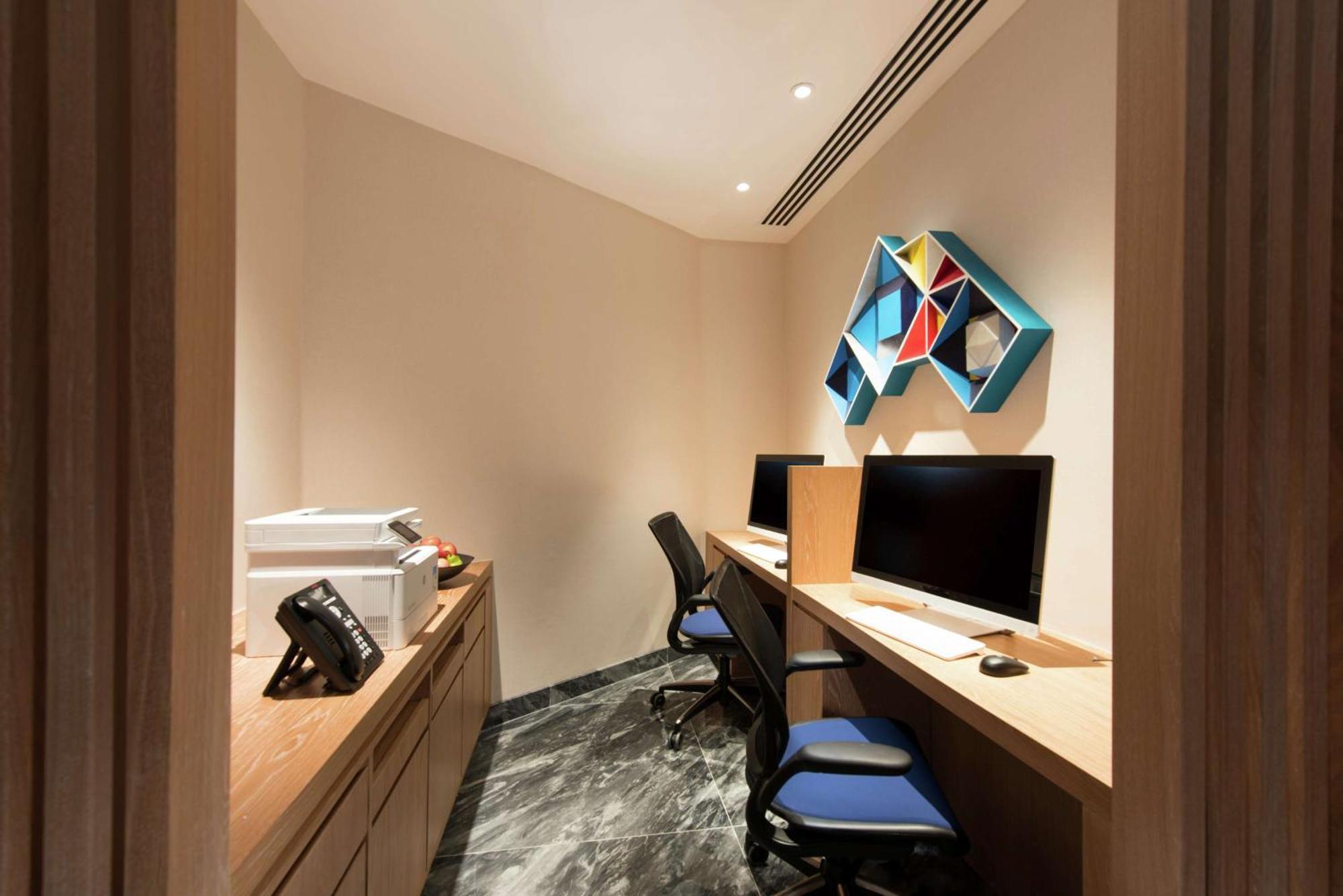 Hilton Garden Inn Singapore Serangoon Exterior foto