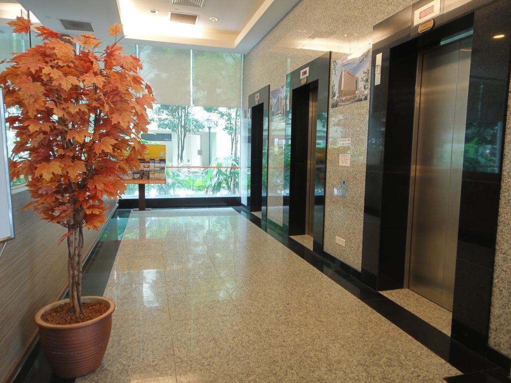 Hilton Garden Inn Singapore Serangoon Exterior foto